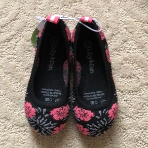 NWT Lily & Dan Girls Recycled Material Black Floral Slip-On Flats - size 7/8